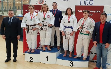 Jesteś gotowy dołączyć do najbardziej dynamicznego klubu Judo w Warszawie? W Judo Lemur, zarówno początkujący jak i doświadczeni sportowcy znajdą miejsce pełne pasji, zaangażowania i autentycznego ducha Judo!