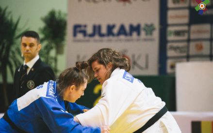 Zapraszamy do naszego klubu judo Lemur w Warszawie, gdzie odkryjesz niezwykły świat walki i dyscypliny. Jako trenerzy oraz sportowcy, dajemy z siebie wszystko, aby każda osoba, zarówno początkująca jak i doświadczony judoka, w naszym klubie znalazła akceptację, wsparcie i profesjonalne podejście do treningu.