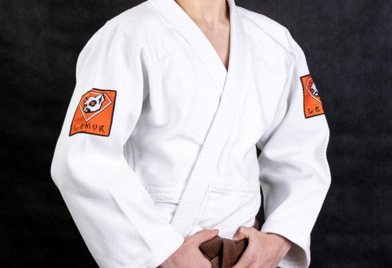 Pasja, mistrzostwo i lemur w jednym - zapraszam do judo lemur, najbardziej energetycznego klubu judo w Warszawie! Jako trener i zawodnik z wieloletnim doświadczeniem, mogę obiecać, że nasza wspólna walka na macie przyniesie fantastyczne rezultaty i mnóstwo satysfakcji!"