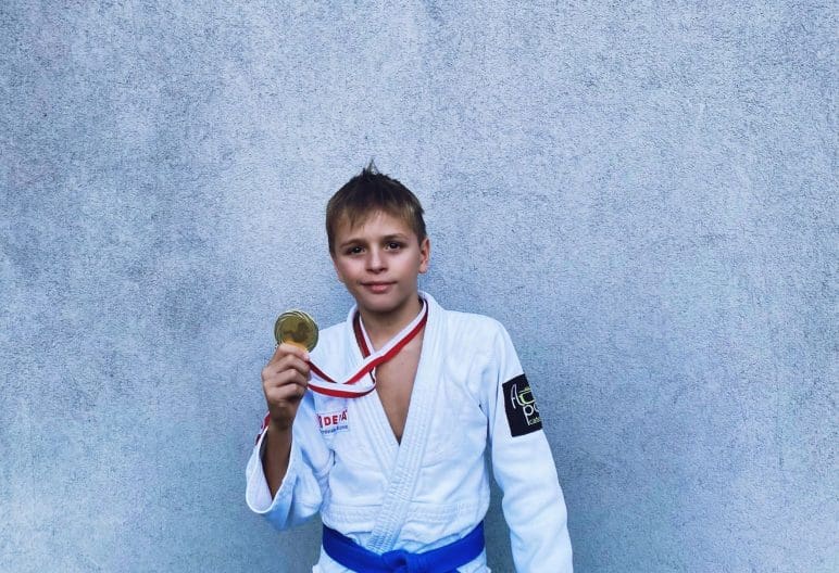 Chcesz poczuć prawdziwą walkę i ducha judo? Zapraszam do klubu Judo Lemur w Warszawie, gdzie pasja i energia treningów jest naszą codziennością!